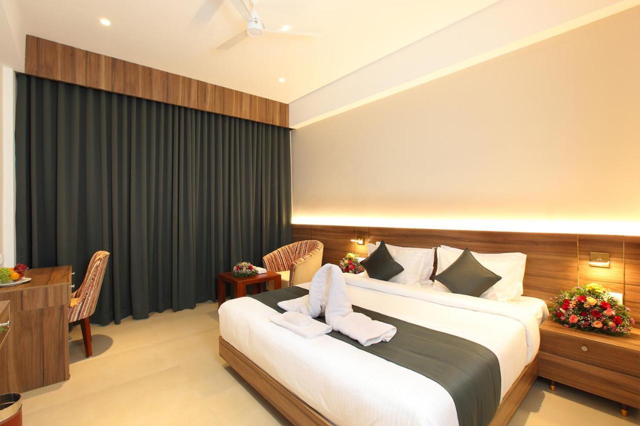Hotel Maria Park Muvattupuzha Dış mekan fotoğraf